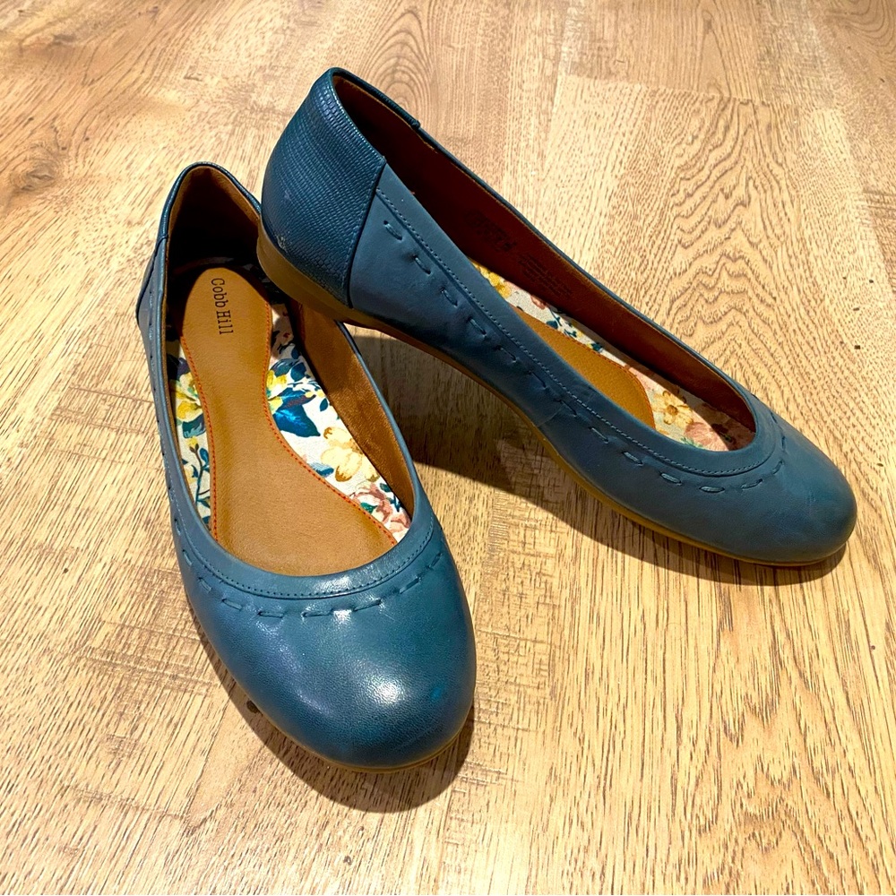 Cobb Hill by New Balance green leather ballet flats